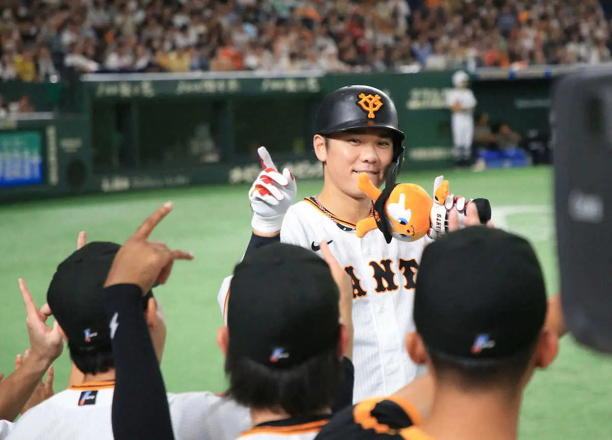 【画像・写真】巨人・坂本勇人が“天敵”伊藤将から同点弾！　今度はリプレー検証無用、文句なしの一発！