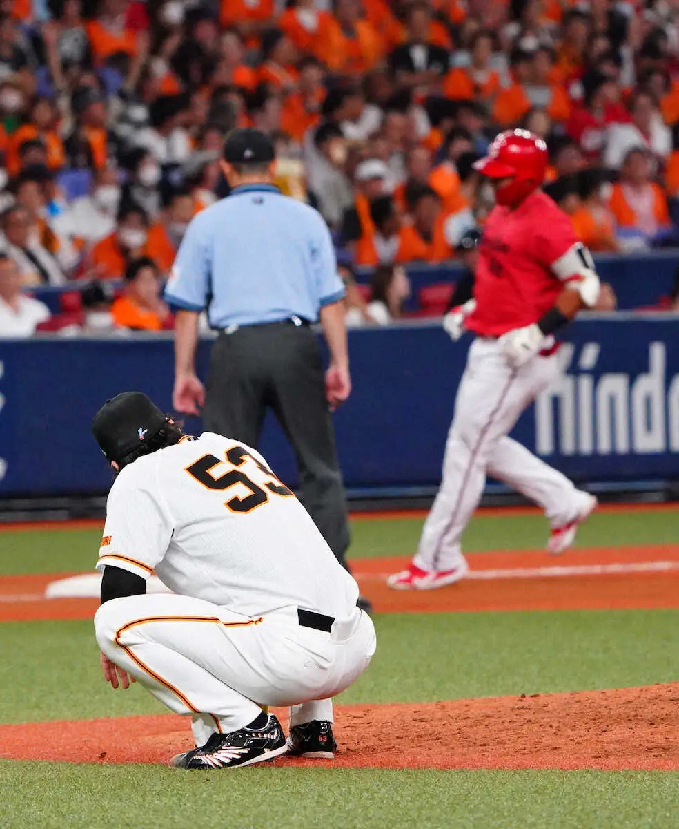 【画像・写真】巨人　岡本和不在の一戦で痛恨黒星　8回に逆転3ラン被弾の高梨がマウンドで崩れ落ちる