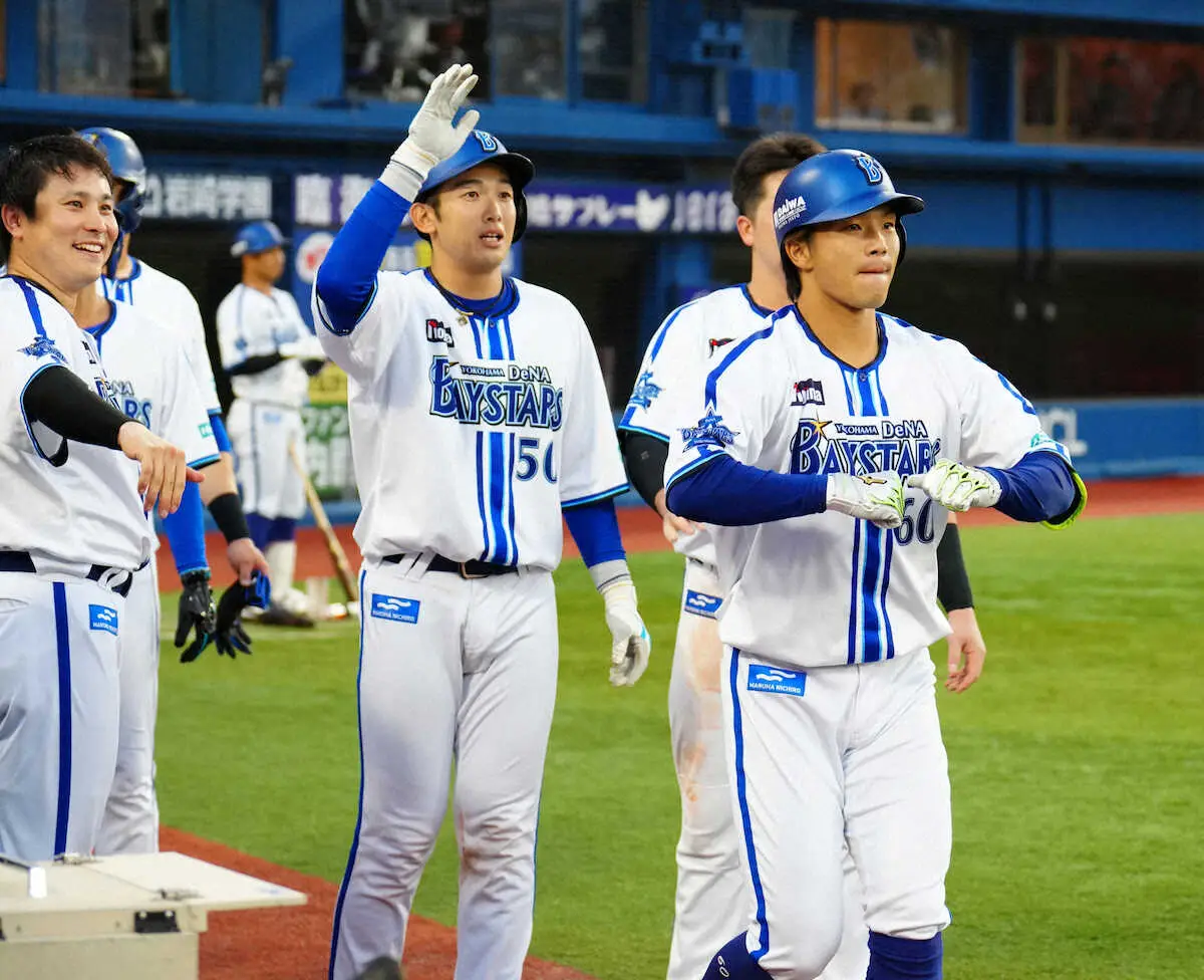 【画像・写真】三浦監督采配ズバリ!DeNA知野が代打逆転満塁弾　830日ぶり一発に感情爆発「めちゃくちゃうれしい」