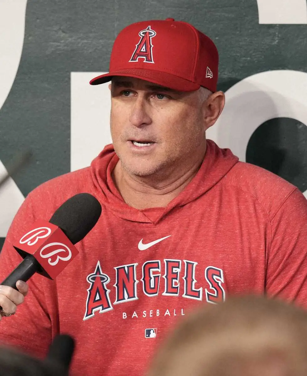 【画像・写真】ネビン監督　大谷の右脇腹の状態「今日はかなり痛い」今後について「明朝検査してはっきりさせる」