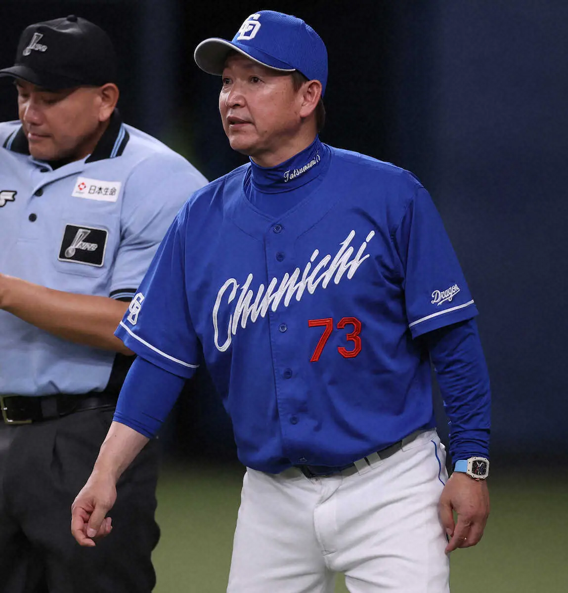 【画像・写真】中日・立浪監督　児童福祉施設などの子ども500人試合招待の目録贈呈「良い試合見せられるように」