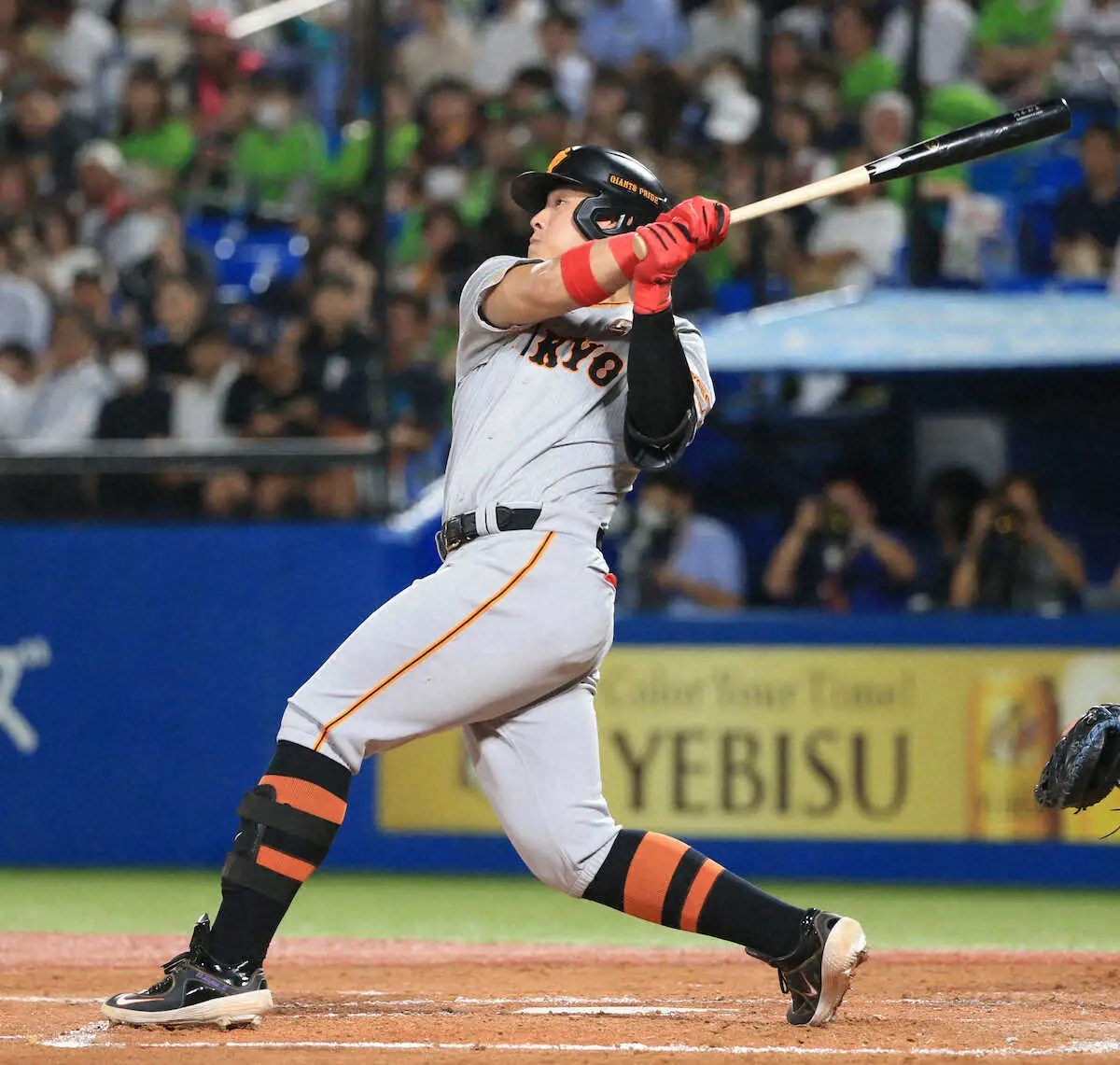 【画像・写真】巨人・岡本和が攻守躍動　3戦ぶり一発が先制弾＆スーパープレーで併殺