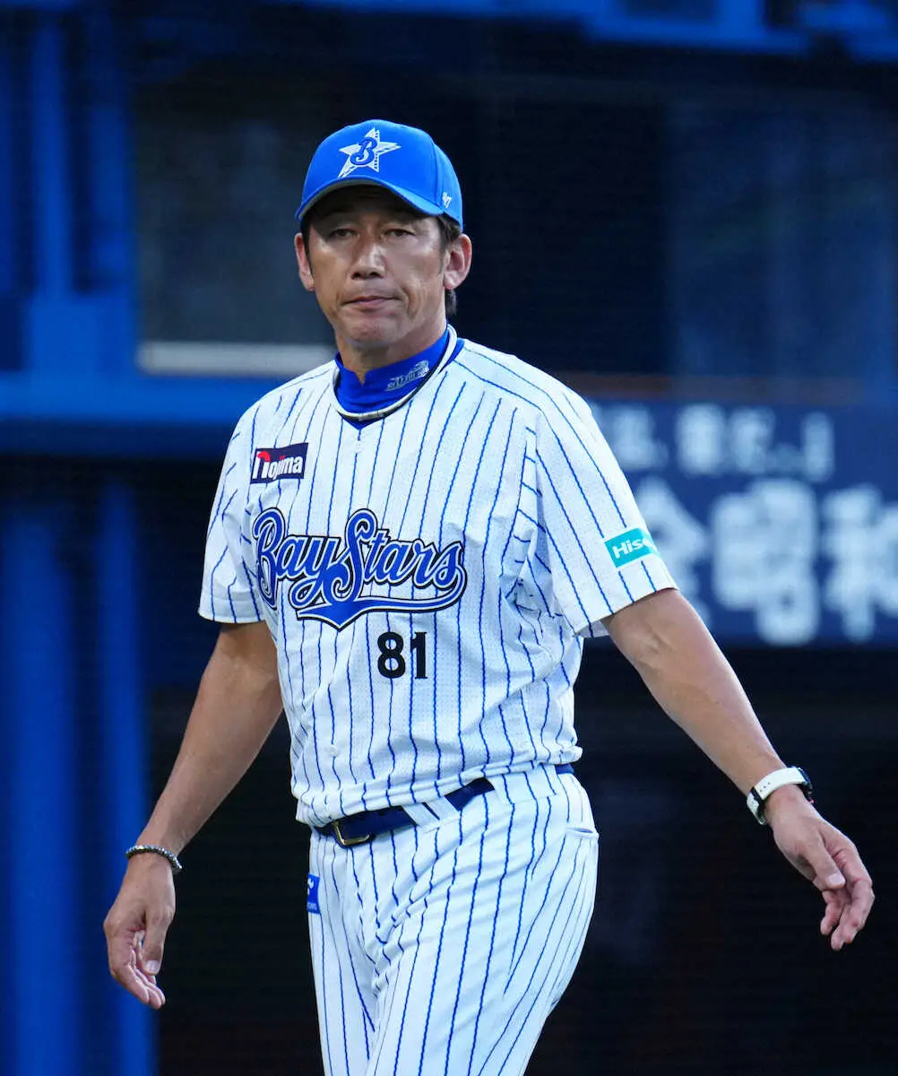 【画像・写真】DeNA三浦監督「それにしても今日は打たれすぎ」　ヤクルト戦大敗に落胆「石田は中盤粘り切れなかった」