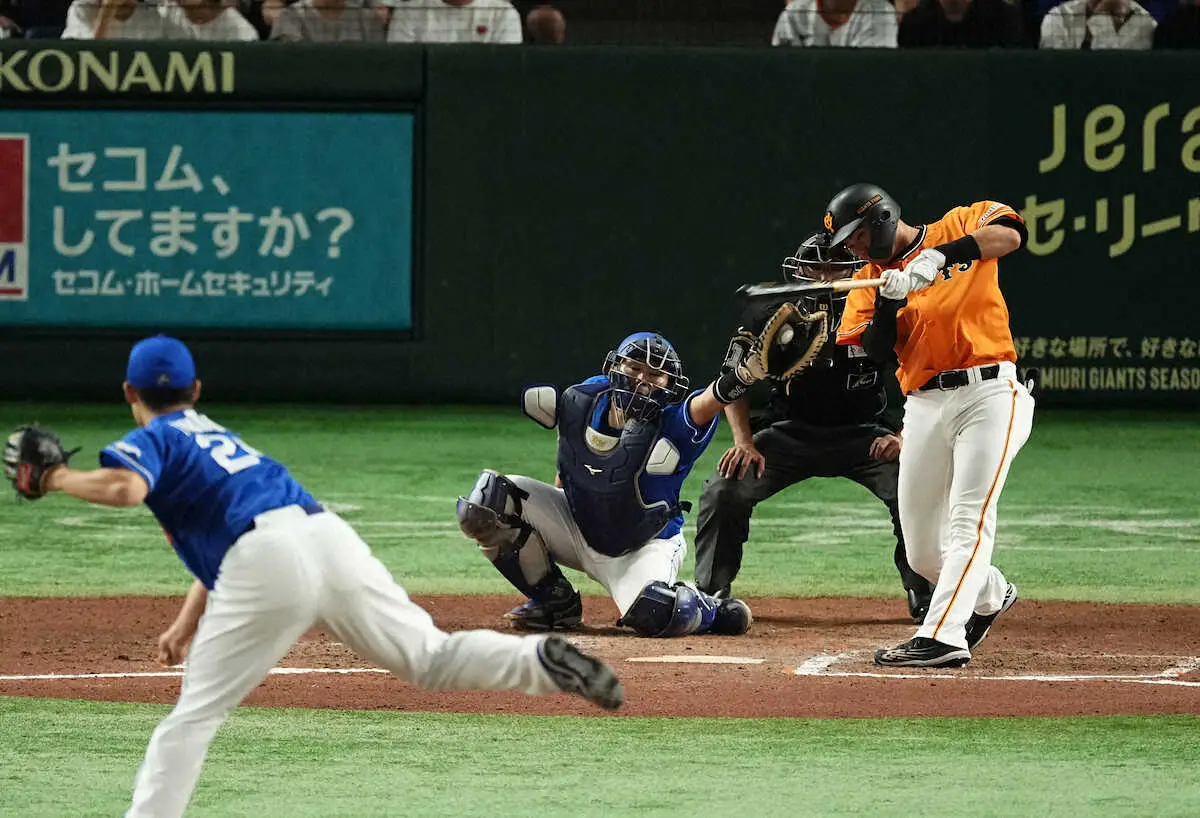 【画像・写真】巨人ドラ2新人・萩尾　満塁で代打に起用されるも空振り三振　プロ14打席で9三振に