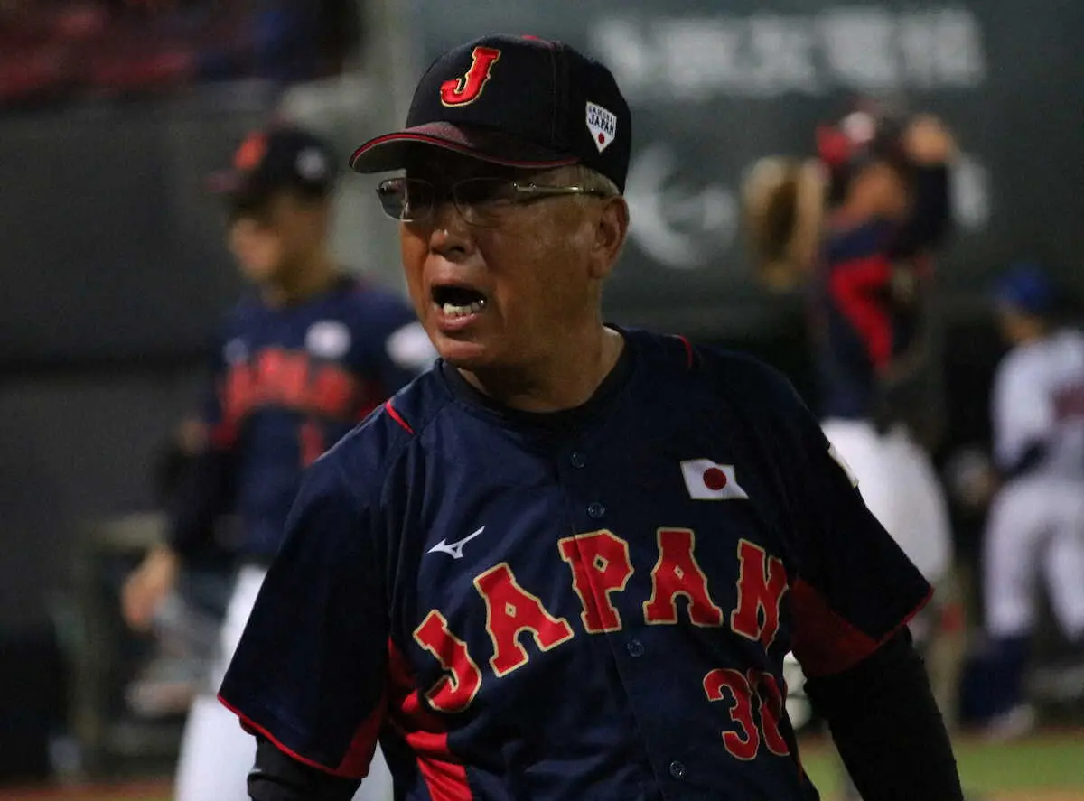 【画像・写真】悲願の初Vへ導いたU18日本代表・馬淵監督「感無量」　アウェーで1失点完投の前田に「大した投手です」