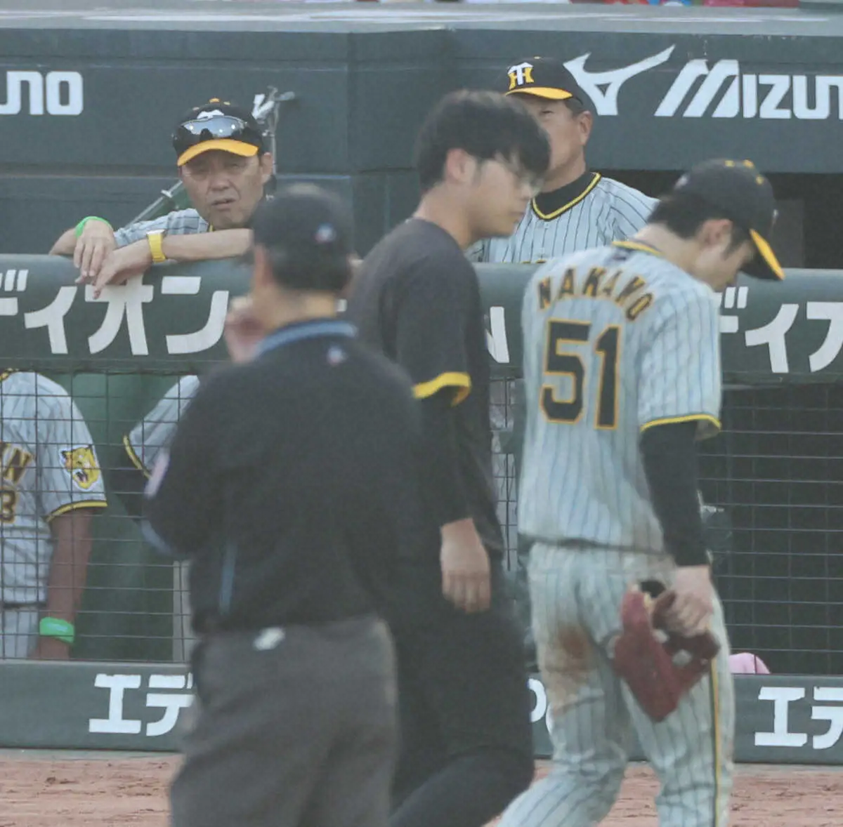 【画像・写真】阪神・岡田監督　ポストシーズンへ調整に頭悩ます「紅白戦？いやいや、無理無理」ケガも怖いが…