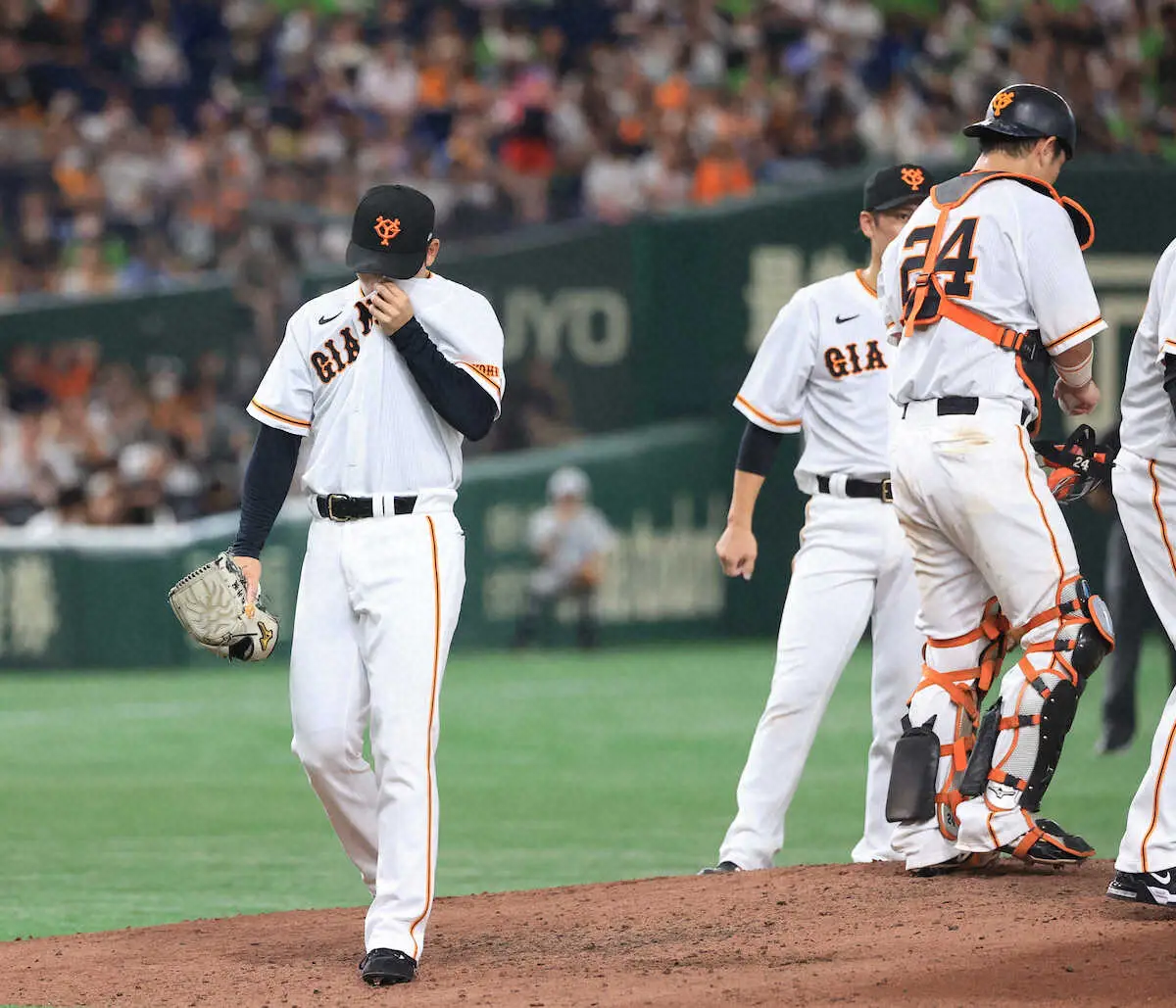 【画像・写真】巨人・松井颯　0―0の6回に2番手として登板も1死も取れず　無死満塁のピンチ招いて降板