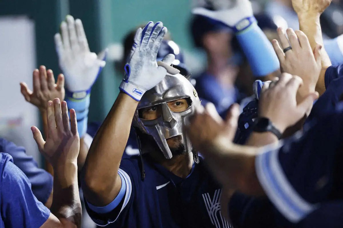 【画像・写真】ロイヤルズが先頭打者から10人連続出塁　1死までに9得点　ヤンキース・ロドンは1死も奪えず降板