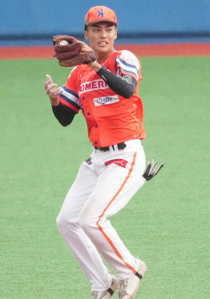 【画像・写真】DeNA2軍との交流試合で華麗に打球をさばBC新潟・伊藤