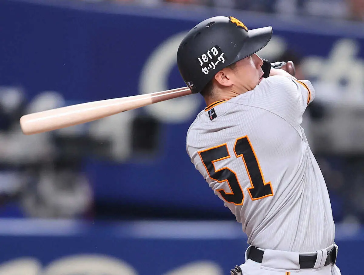 【画像・写真】巨人・浅野　「熱男魂」でプロ初二塁打「しっかり振れた」3年連続負け越し決定阻止