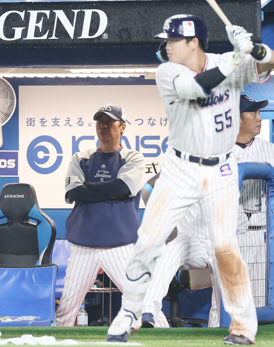 【画像・写真】高津ヤクルト劇的結末でセ界初の屈辱免れた！雨中のシーズン最終戦最終回に逆転サヨナラ勝利