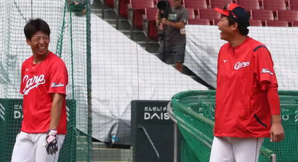 【画像・写真】2位確定の広島、本拠地でのCSファーストSだョ！全員集合　野間も“帰還”で新井監督の声弾む