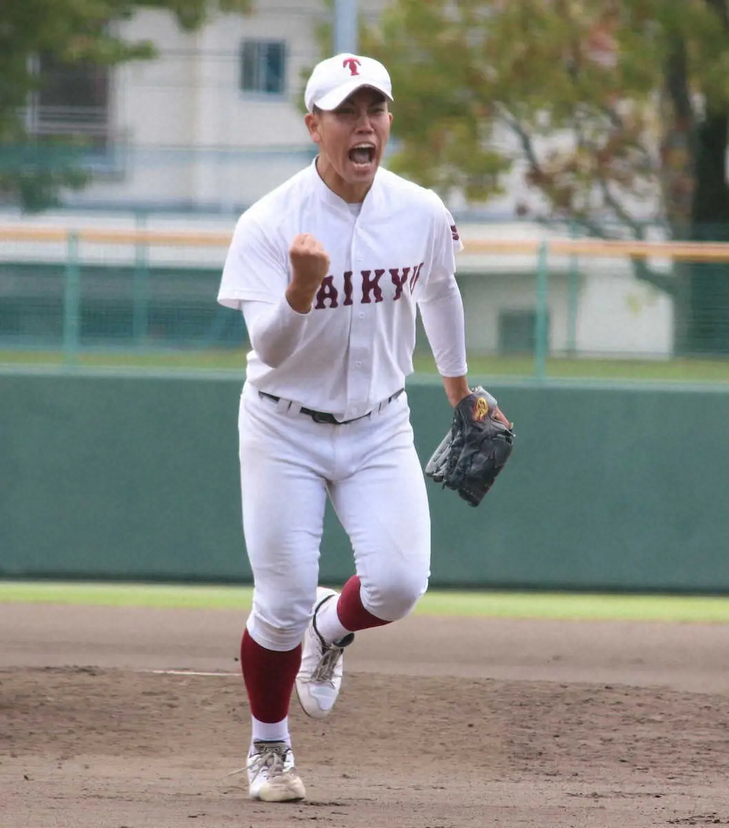 【画像・写真】耐久が耐えた！嘉永5年創立の伝統校が40年ぶり近畿切符　139キロ右腕・冷水が完封「信じていた」