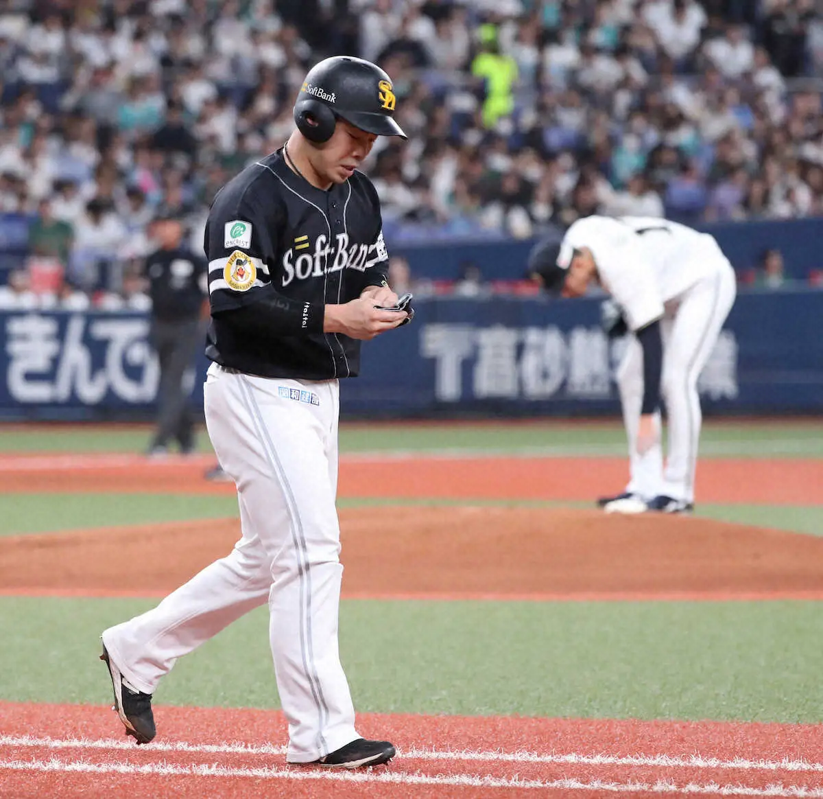 【画像・写真】3冠王狙うソフトB・近藤健介、第1打席は四球　3打数3安打、1本塁打以上が絶対条件