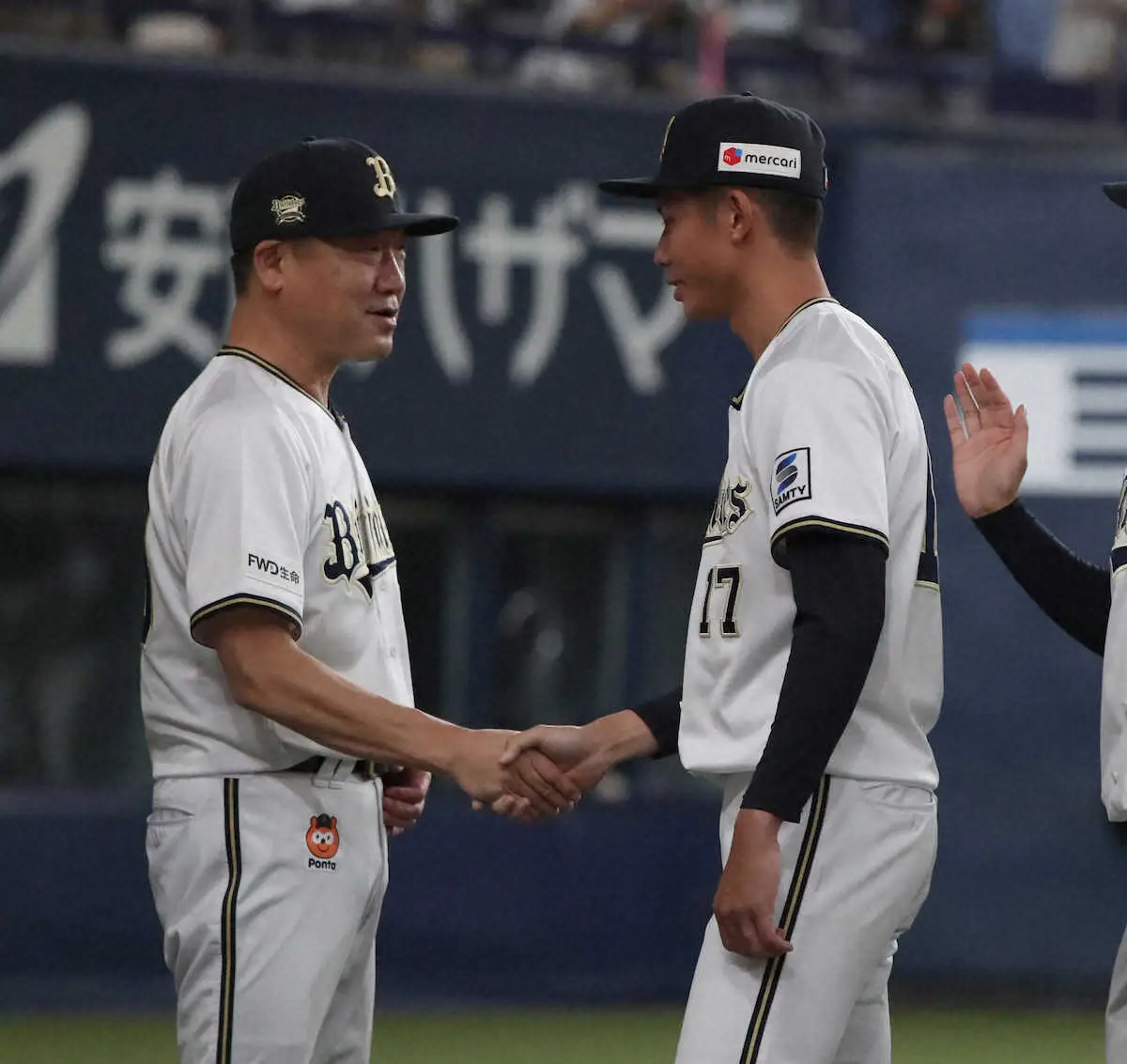 【画像・写真】オリ・中嶋監督の続投発表　湊球団社長「リーグ3連覇を見事に有言実行された。来年もさらに進化を」