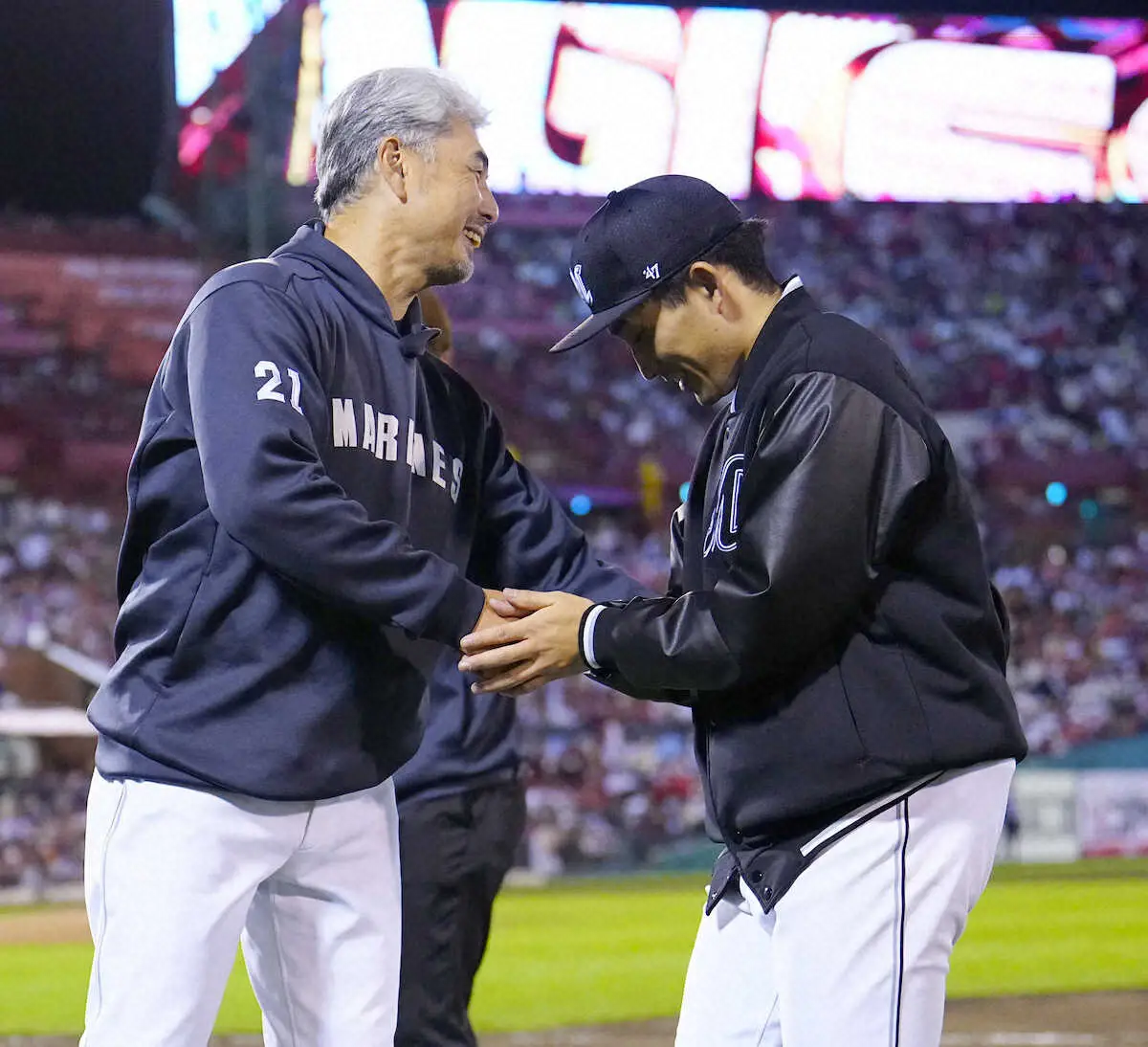 【画像・写真】ロッテ吉井監督　10勝目の小島を絶賛「エースらしいピッチング」最終戦の快勝に「普段通りやってくれた」