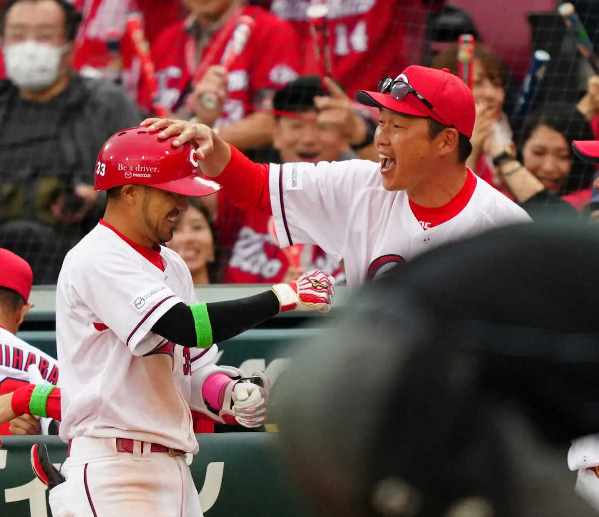 【画像・写真】新井采配ズバリ！広島が三盗→スクイズで同点！ノーヒットで1点奪い「高校野球みたい」「鳥肌止まらん」