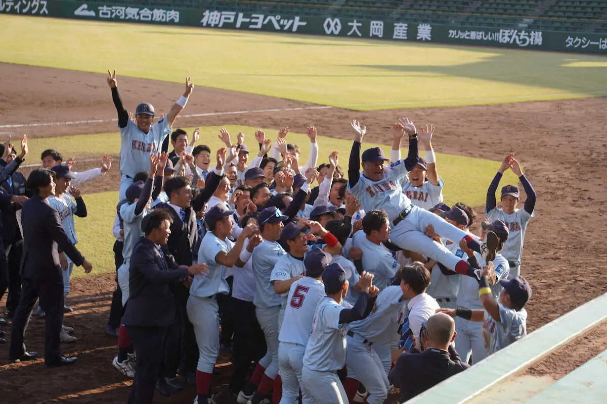 【画像・写真】【関西学生野球】近大・田中監督、ラスト采配を勝利で飾る「晴らしいゲーム。ありがとうしかない」
