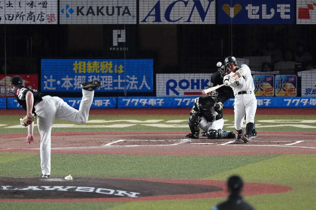 【画像・写真】ロッテ・荻野　球団初先頭V弾　CS史上最年長37歳11カ月　下克上へ21歳朗希を援護