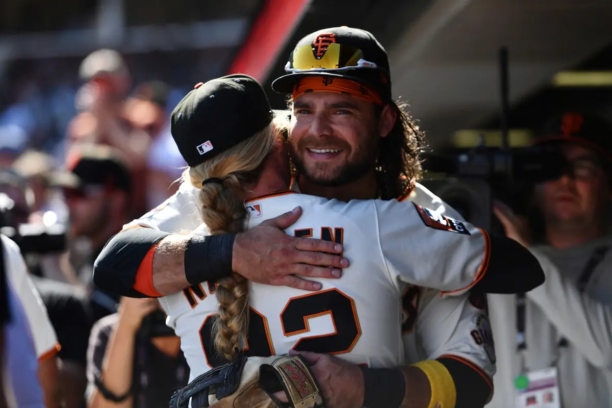 【画像・写真】MLB史上初の女性指揮官誕生も！？ジャイアンツが新監督候補としてナッケンコーチと面談