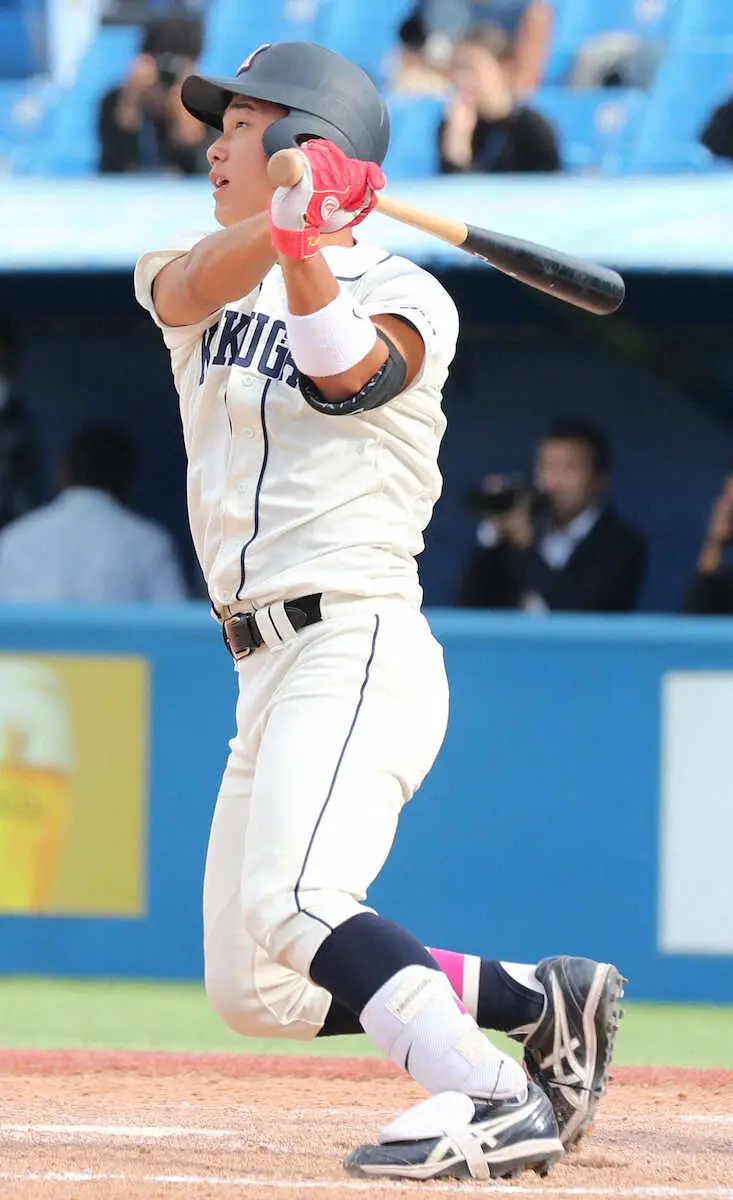 【画像・写真】国学院大・立花　代打で登場、リーグ戦初本塁打がV弾「むちゃくちゃうれしいです」