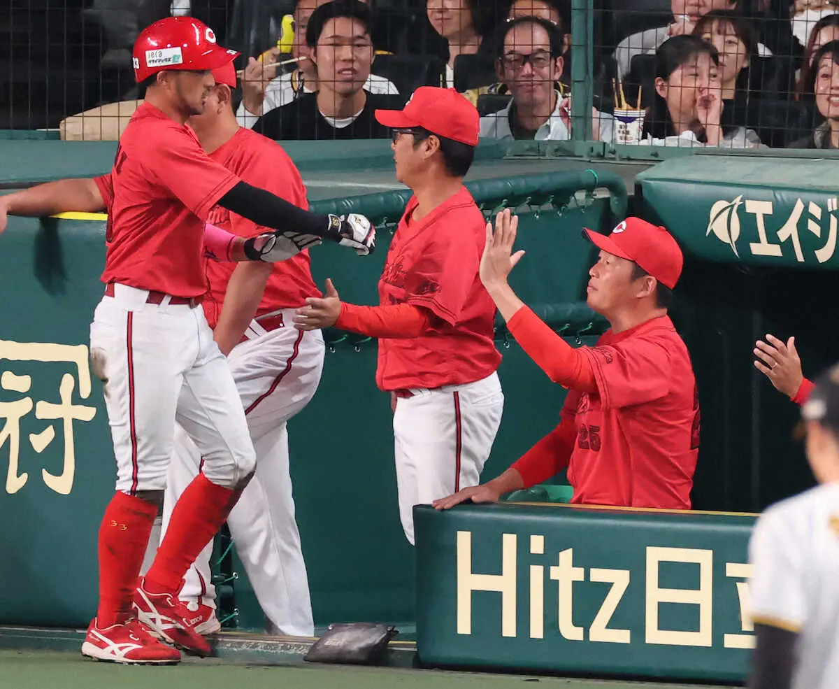 【画像・写真】広島が好調・小園の一打でまたも先制！菊池の二塁打でつくった好機に「粘り強く食らいついていった」