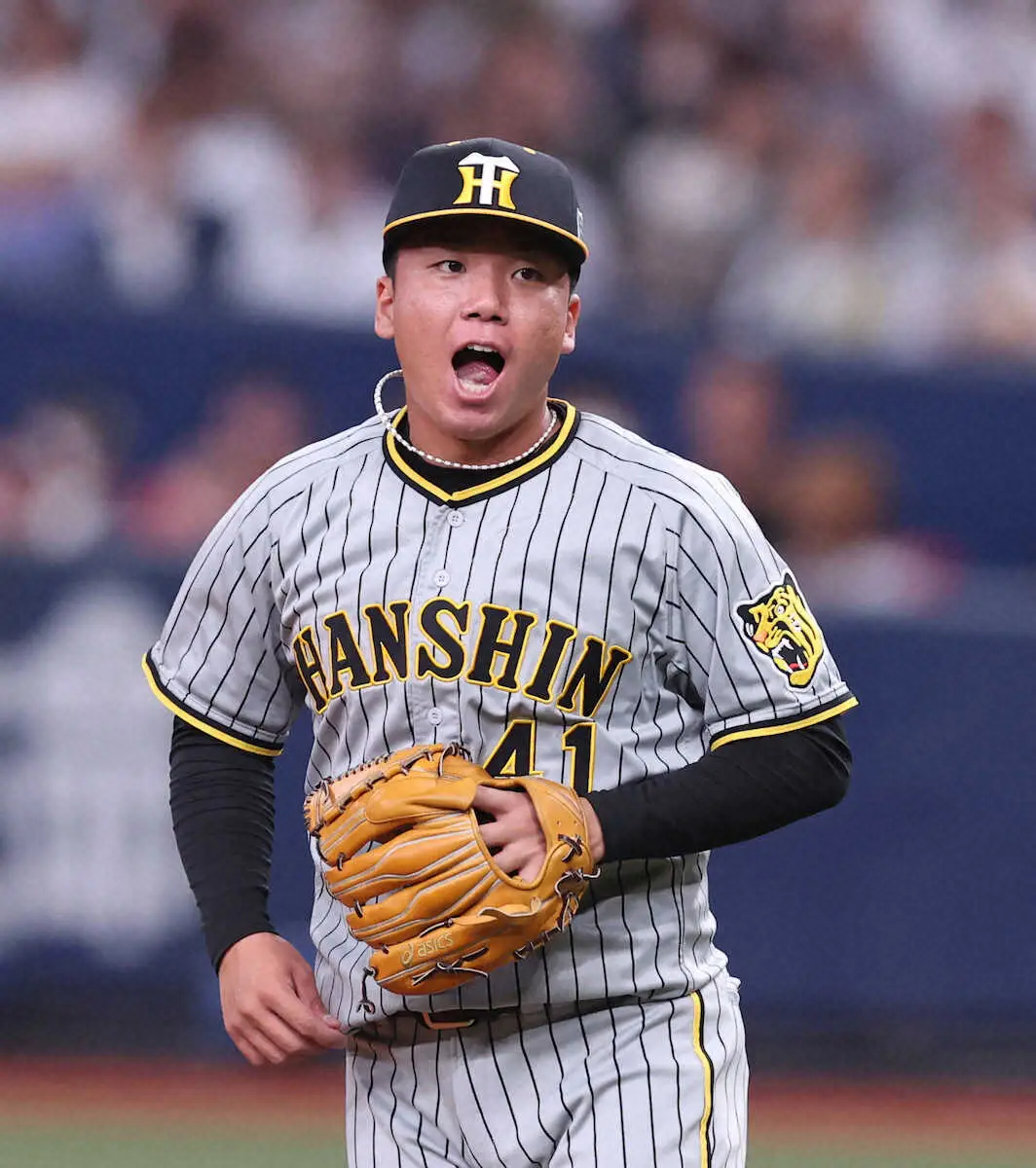 【画像・写真】阪神・村上　自己最速更新の152キロ計測で紅林を空振り三振に　飛躍の右腕が序盤から全力投球