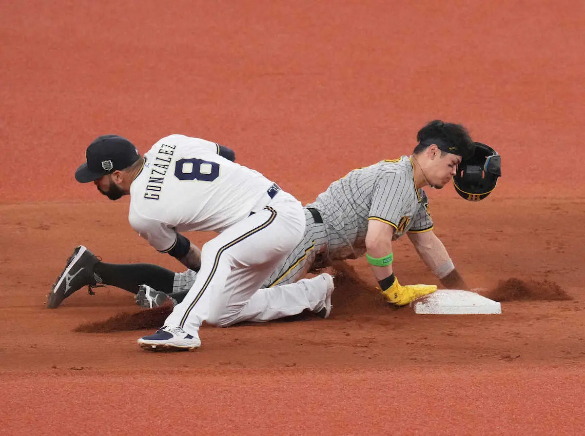 【画像・写真】阪神・佐藤輝の「二盗」をレ軍・吉田正尚が大絶賛「由伸は1試合1点か2点のピッチャーだが…」