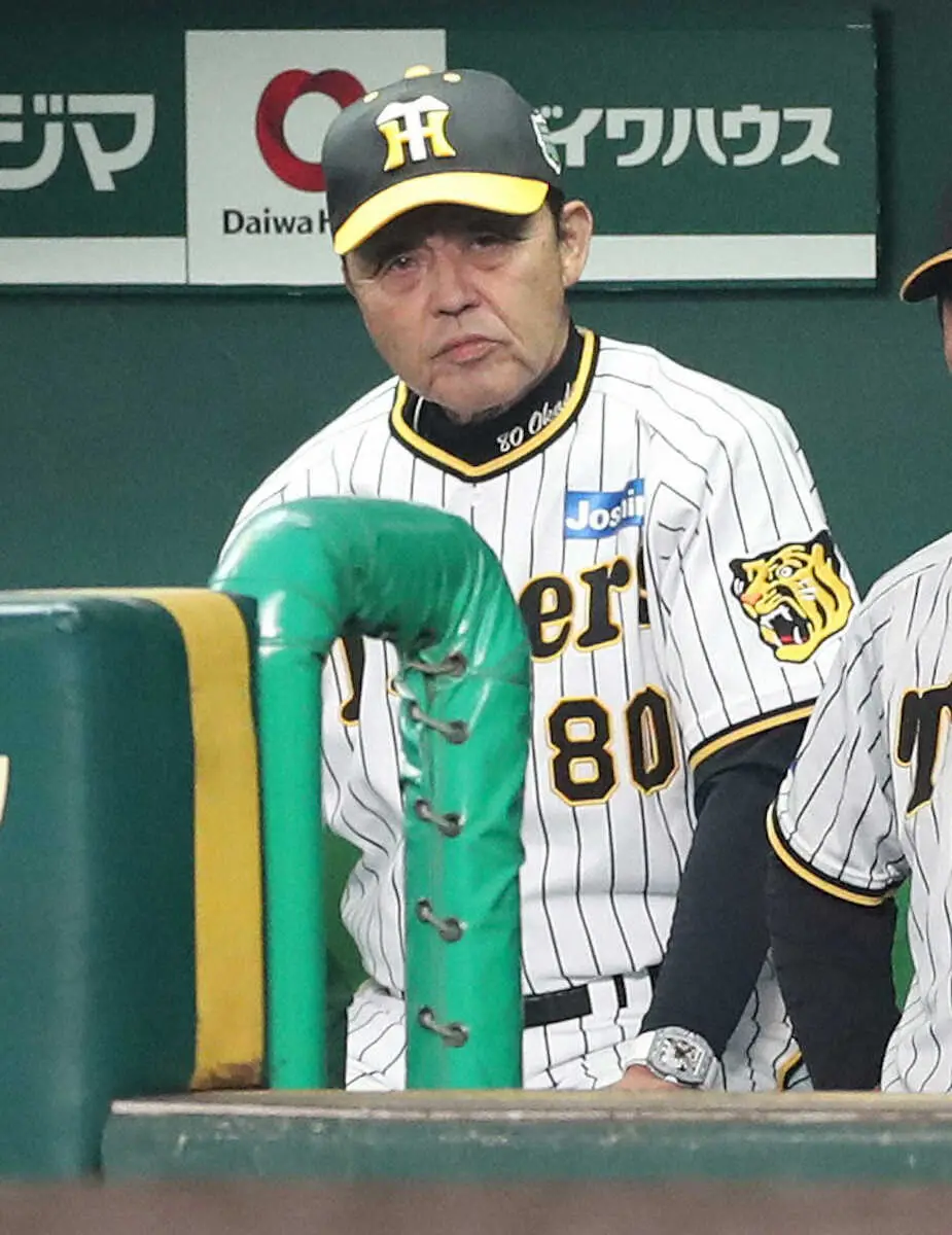 【画像・写真】阪神・岡田監督　劇的勝利の第一声はまさかの謝罪？　「遅くまで、すいませんでした」