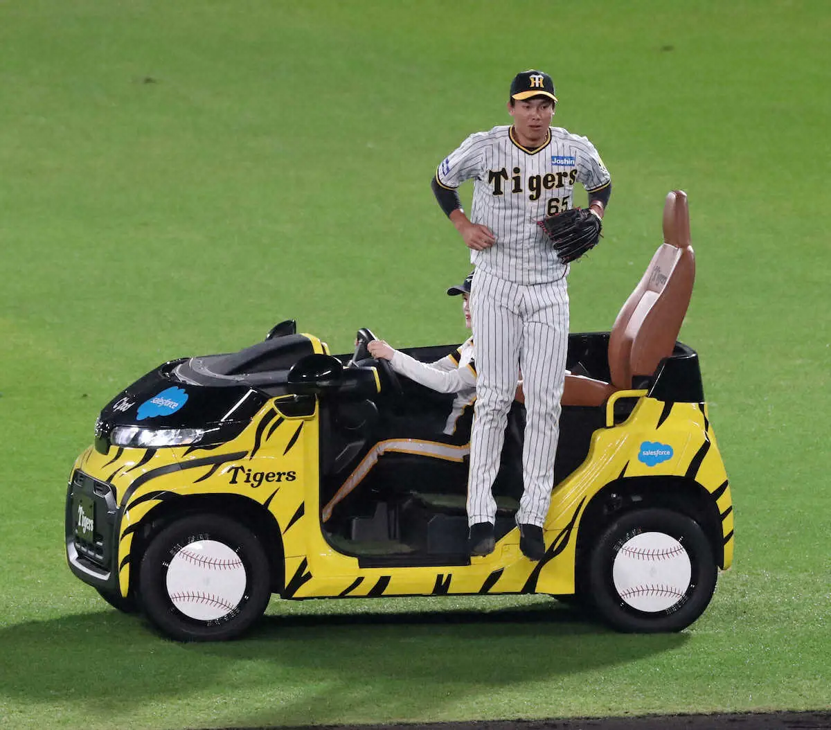 【画像・写真】【内田雅也の追球】大声援を呼んだ阪神・岡田監督の采配　日米の名将もかつて意識したもの