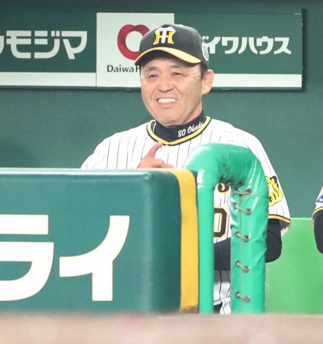 【画像・写真】阪神・岡田監督　劇的な逆転日本一王手に「1年間の集大成。みんなで点が取れたんで良かったですね」