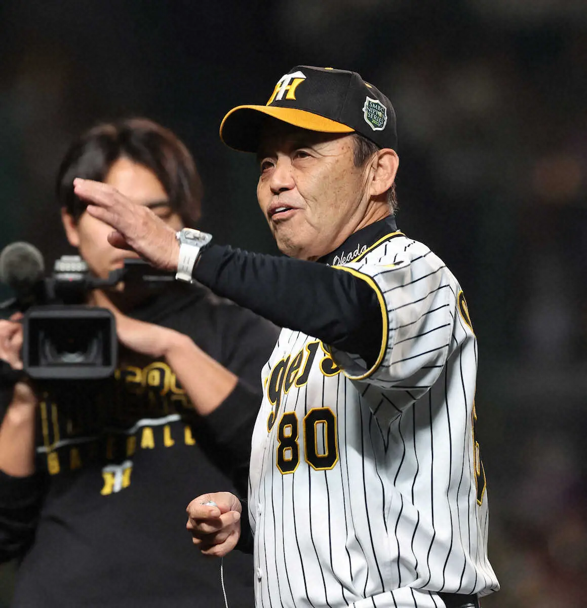 【画像・写真】阪神・岡田監督　爆勝！爆笑甲子園「明日はちょっとゆっくり休みたい」に岡田コールの爆音響く
