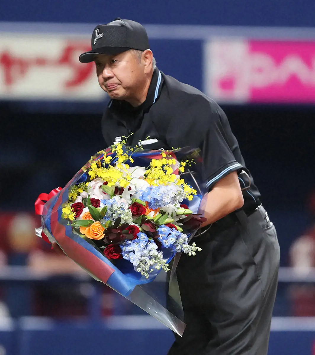 【画像・写真】関西ダービー決戦をジャッジする球審　嶋田哲也という男