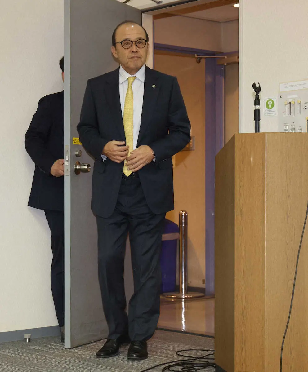 【画像・写真】阪神・岡田監督が会見　ウイニングボール「ノイジーが持ってきた。危なかった」MVPは「村上と…」