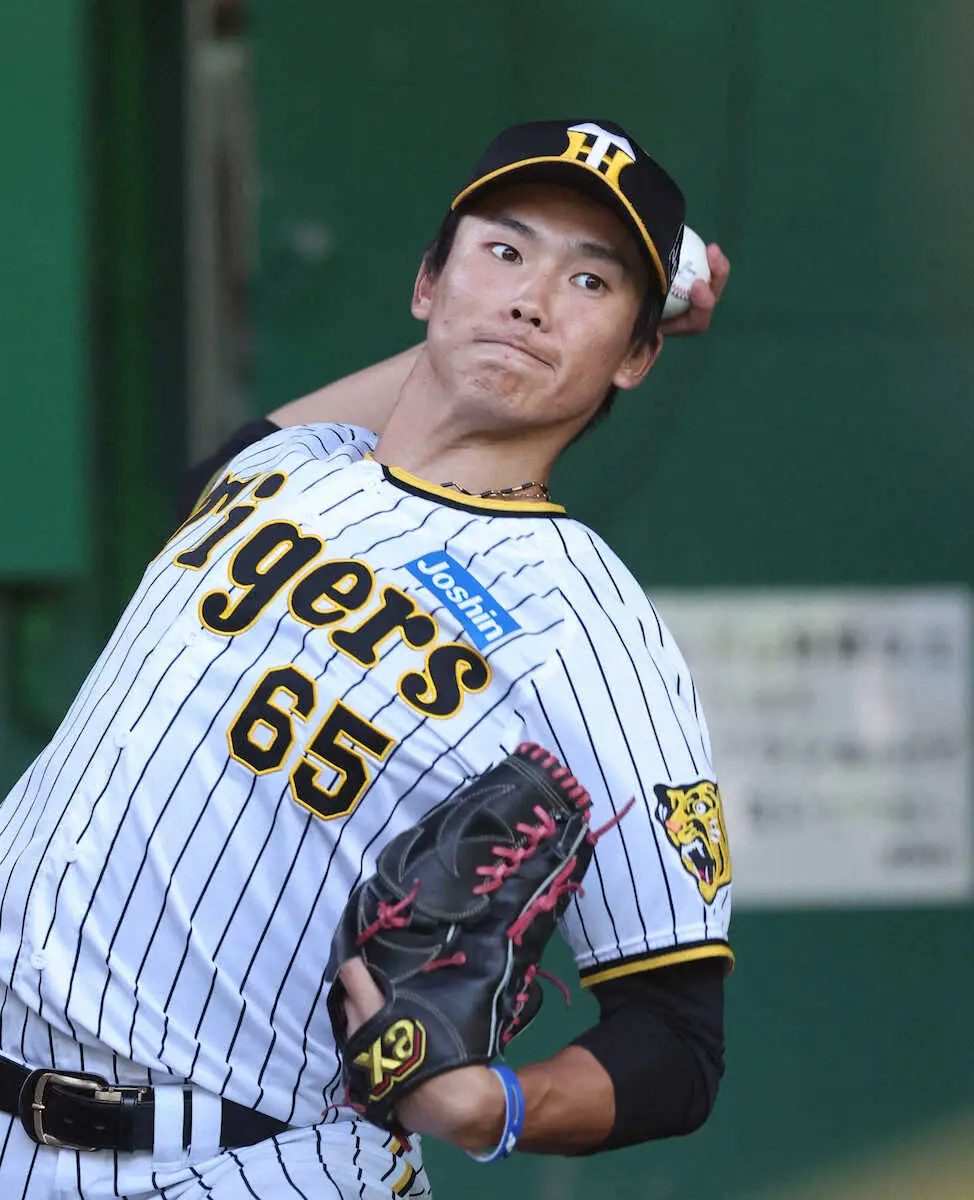 【画像・写真】安芸組で投球練習に励む阪神・湯浅に岡田監督別格の評価「そら、ちょっと違うよ」