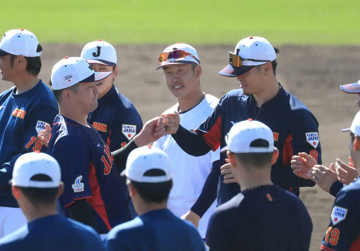 【画像・写真】侍ジャパンが宮崎合宿打ち上げ　“キャプテン”牧が代表してあいさつ