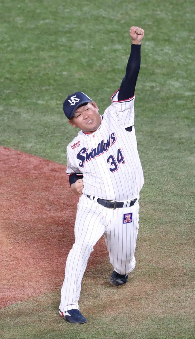 【画像・写真】ヤクルト・田口　FA権行使せず、残留決め手は「高津監督の直電」　来季から“勝利の舞”封印も明言