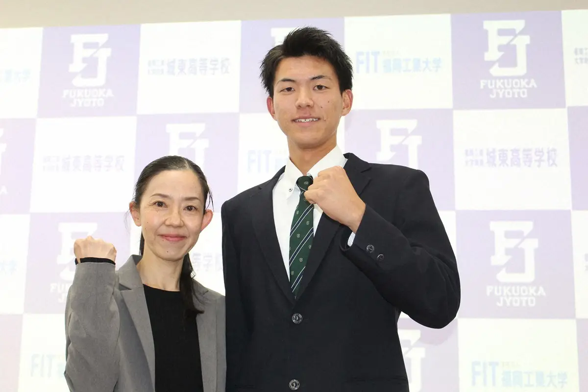 【画像・写真】巨人育成5位・園田と仮契約　担当スカウト「将来1軍のローテーション投手になってくれる」