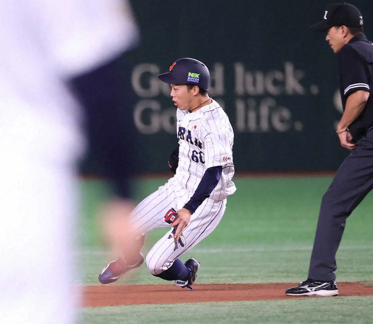 【画像・写真】侍・岡林二盗“成功”も　リクエスト判定アウトにネット「足の方が早かった」「しゃーない」