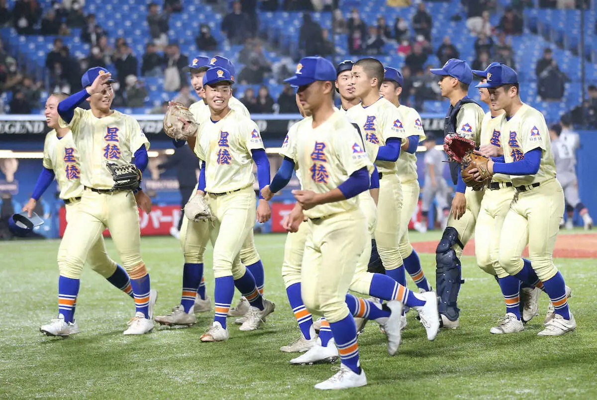 【画像・写真】星稜が5年ぶりの4強進出　決勝弾を放った萩原「しっかり振れた」