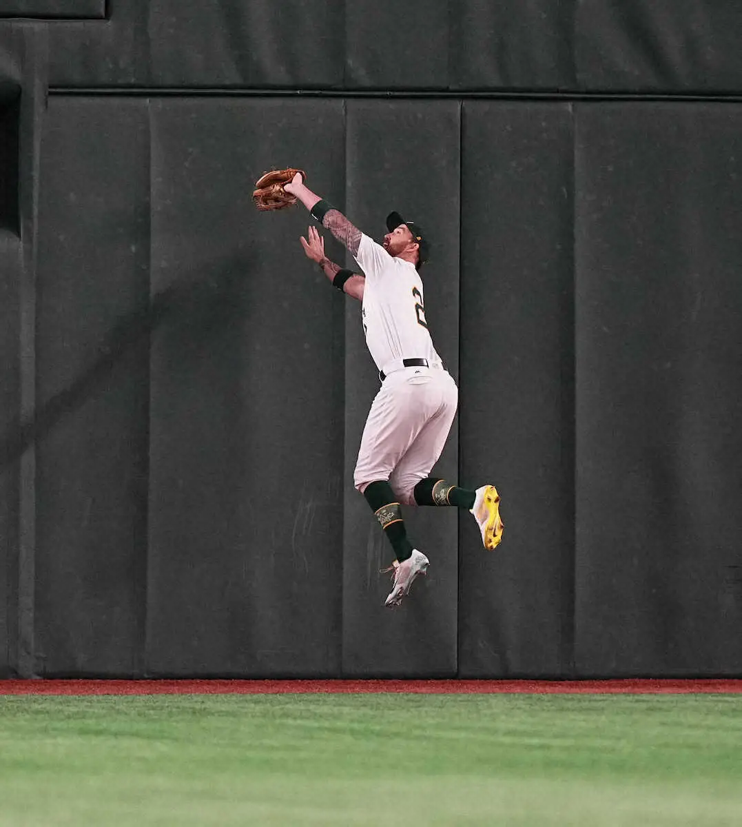 【画像・写真】大谷翔平の元同僚・ホワイトフィールドが好守備　日本ファンも拍手「良いプレーには敵も味方も関係無い」