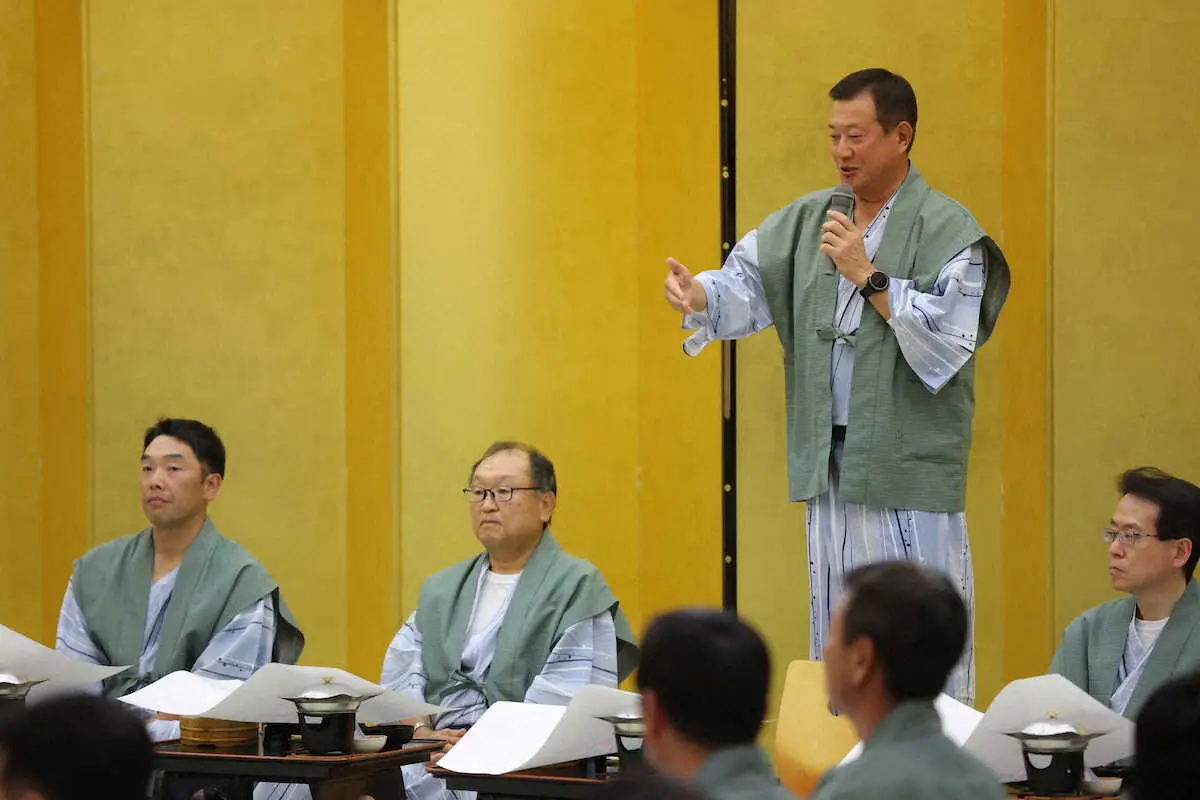 【画像・写真】巨人軍納会4年ぶり開催　原前監督「未来を語る組織であってほしい」と最後のあいさつ