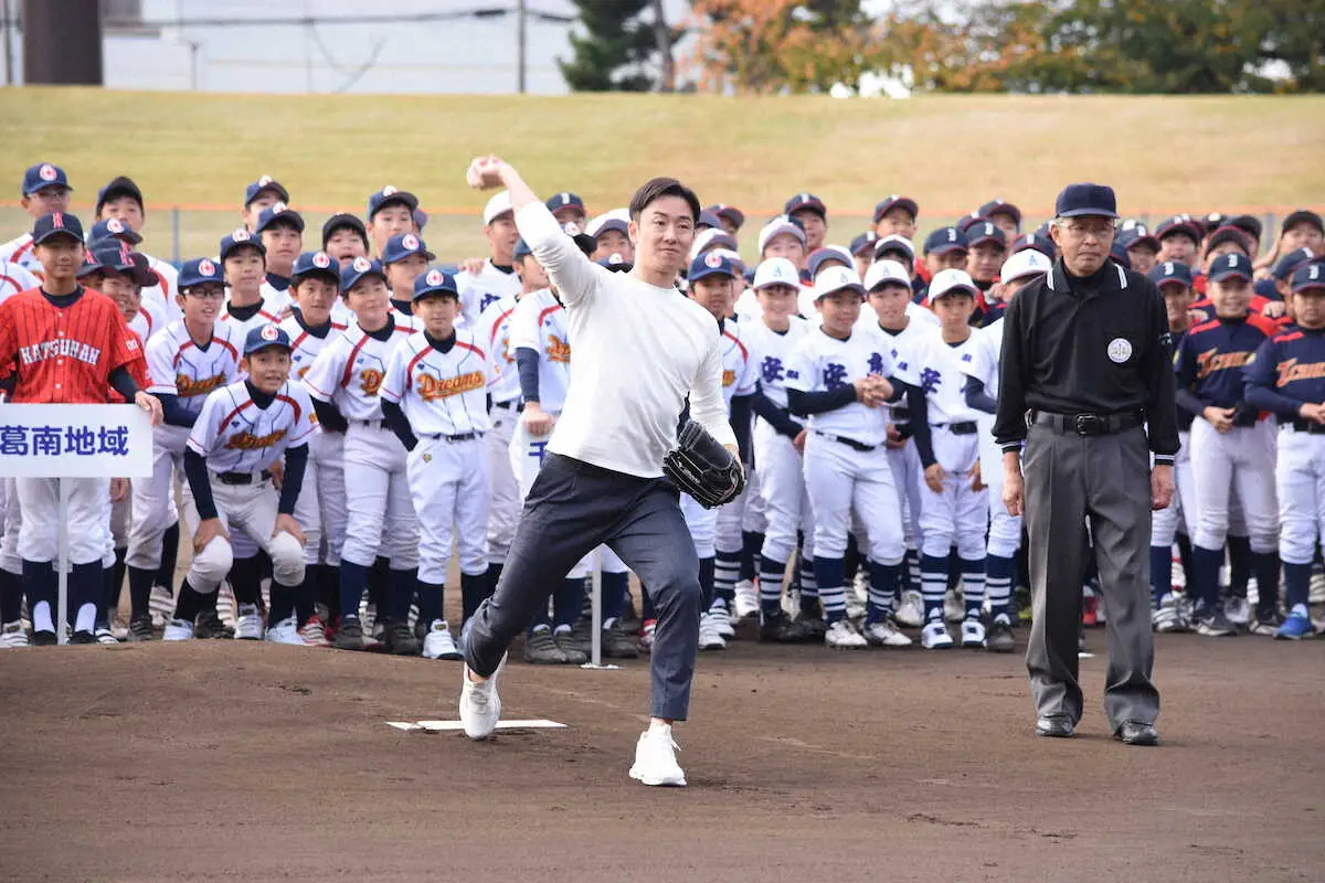 新昭和杯・チバテレカップ千葉県少年野球地域対抗6年生選抜大会で始球