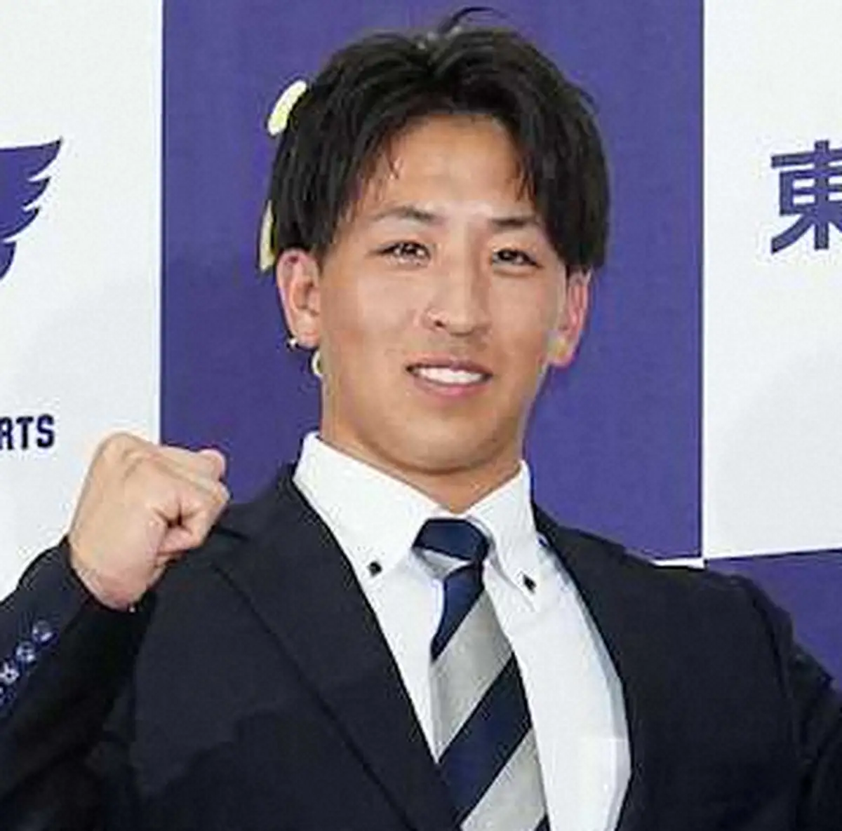 【画像・写真】日本ハム・ドラ1細野　北海道入りでエスコンF見学「想像以上の寒さに実感が湧いた。早く投げたい」