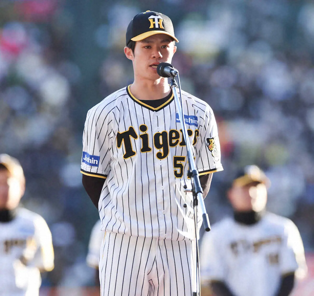 【画像・写真】阪神・中野が選手会長“初仕事”　ファン感で決意表明「日本一連覇を目指します」