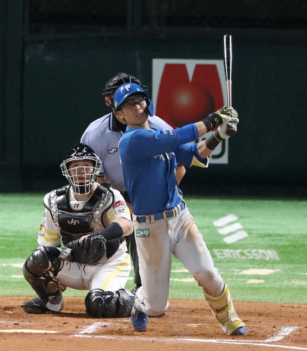【画像・写真】日本ハム・江越　契約更改　アップ提示に「優勝したい」