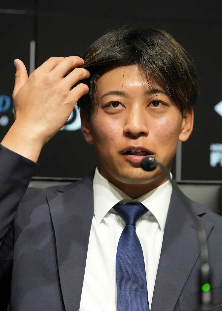 【画像・写真】日本ハム・古川は現状維持でサイン　上武大の後輩加入に「負けられない」