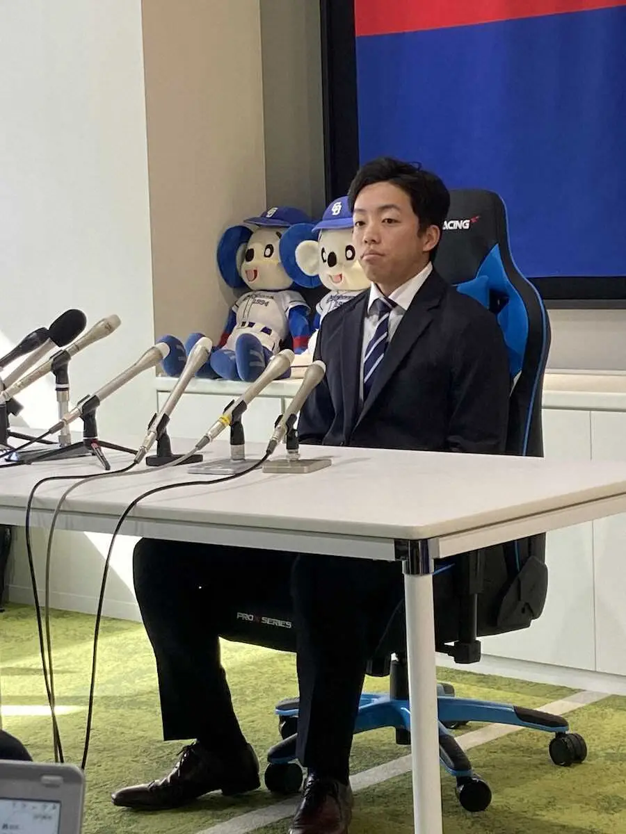 【画像・写真】中日・岡林が3300万円増の7300万円で更改　ベストナイン、GG賞喜ぶも「最下位は本当に屈辱的」