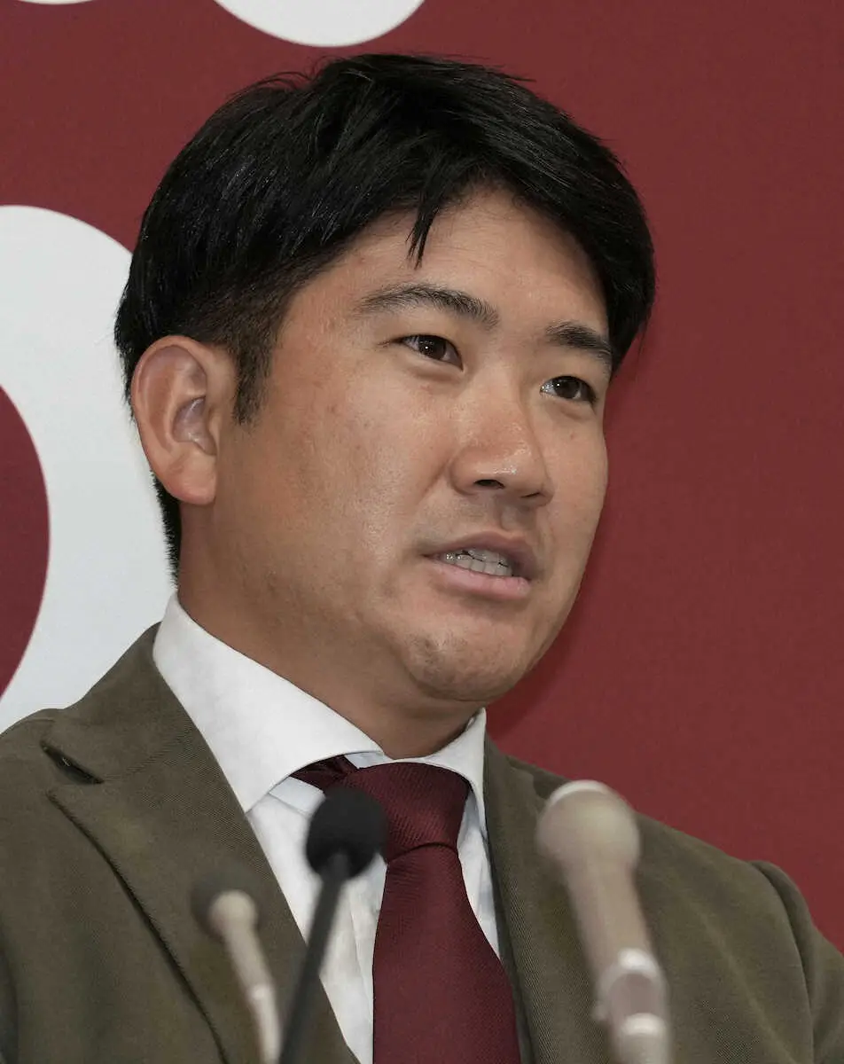 【画像・写真】巨人・菅野　1億円減の年俸4億円でサイン　自主トレは「たくさん走る」