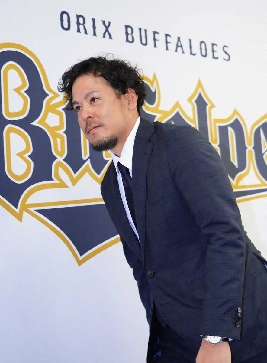 【画像・写真】オリックス・比嘉が現状維持で更改　15年目の来季へ意欲「もう1回40、50試合投げたい」